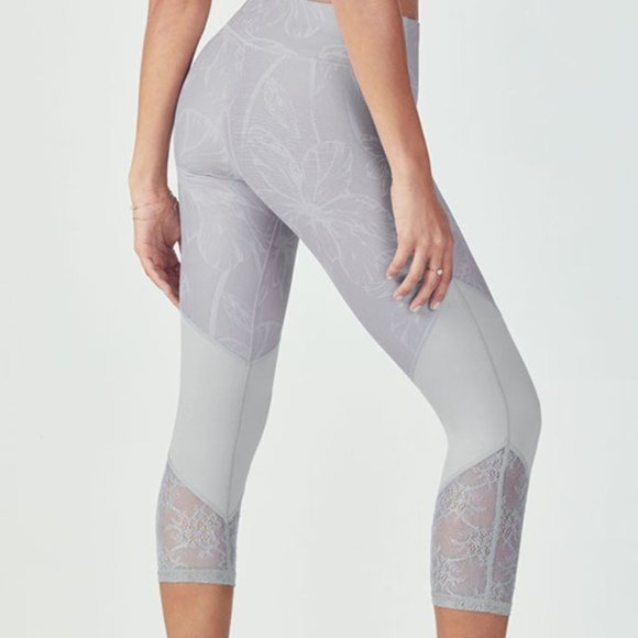 Fabletics | Brogan Powerhold Floral Lace Capri - Picture 11 of 11
